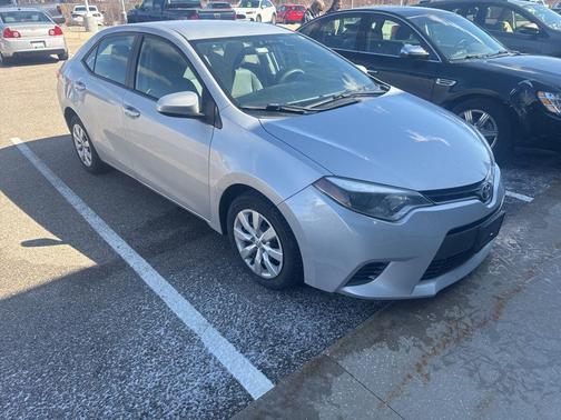Classic Silver Metallic 2015 Toyota Corolla LE