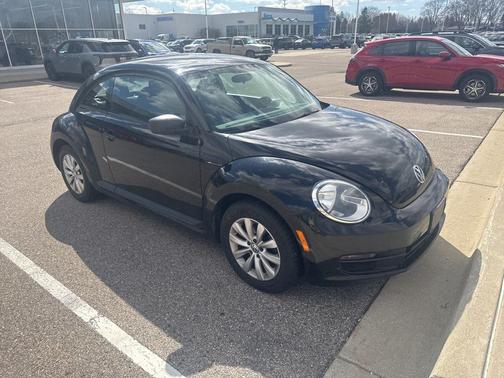 Black Uni 2013 Volkswagen Beetle 2.5L