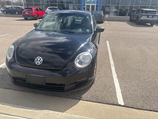 Black Uni 2013 Volkswagen Beetle 2.5L