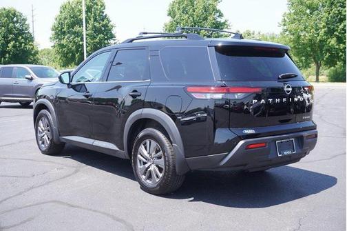 2022 Nissan Pathfinder SV 4WD