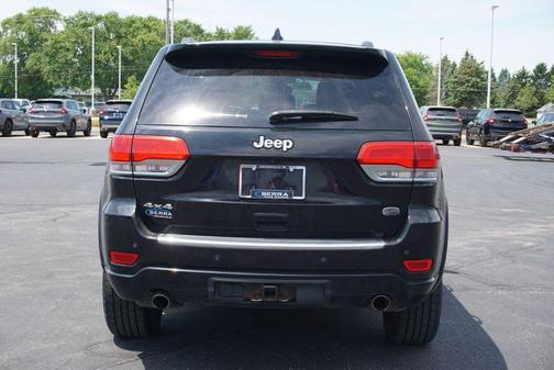 Diamond Black Crystal Pearlcoat 2017 Jeep Grand Cherokee Overland