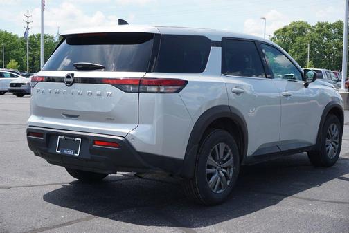 Brilliant Silver Metallic 2025 Nissan Pathfinder S 4WD