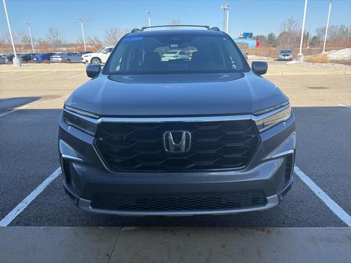 2023 Honda Pilot Touring 8-Passenger