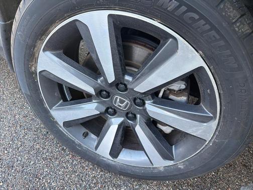 2023 Honda Pilot Touring 8-Passenger