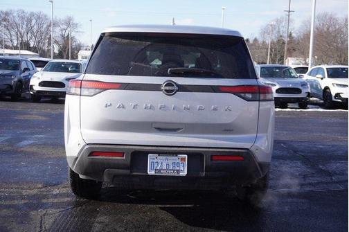 2022 Nissan Pathfinder S 4WD