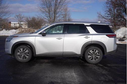 2022 Nissan Pathfinder S 4WD