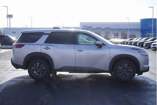 2022 Nissan Pathfinder S 4WD