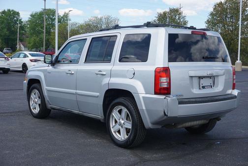 Bright Silver Metallic Clearcoat 2010 Jeep Patriot Sport