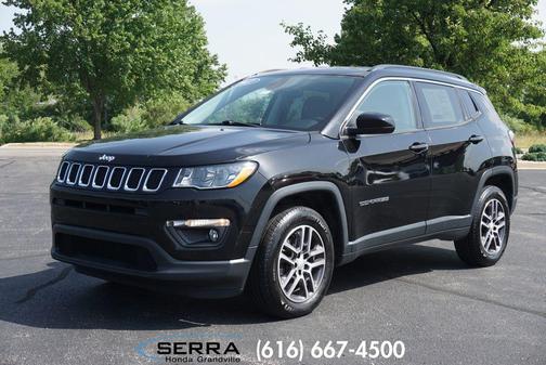 Diamond Black Crystal Pearlcoat 2017 Jeep Compass Latitude