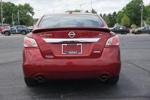 Cayenne Red Metallic 2013 Nissan Altima 2.5 SL