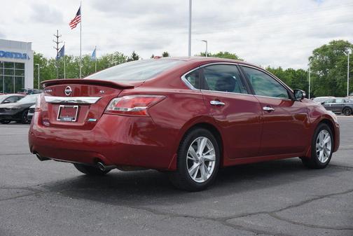 Cayenne Red Metallic 2013 Nissan Altima 2.5 SL
