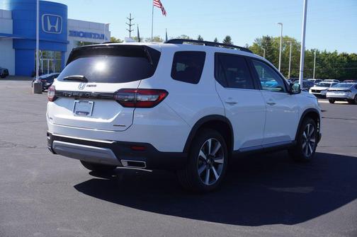 Platinum White Pearl 2025 Honda Pilot Touring 8-Passenger