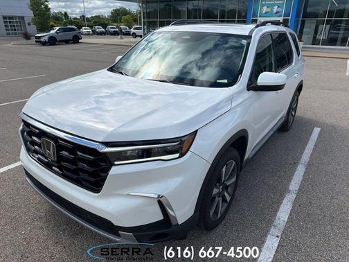 Platinum White Pearl 2025 Honda Pilot Touring 8-Passenger