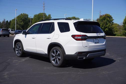 Platinum White Pearl 2025 Honda Pilot Touring 8-Passenger
