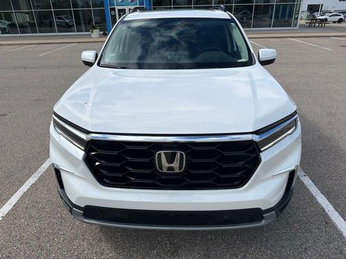 Platinum White Pearl 2025 Honda Pilot Touring 8-Passenger