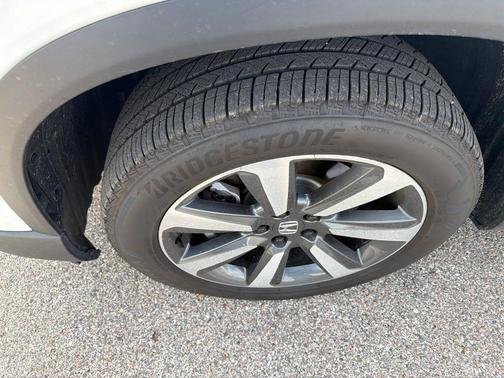 Platinum White Pearl 2025 Honda Pilot Touring 8-Passenger