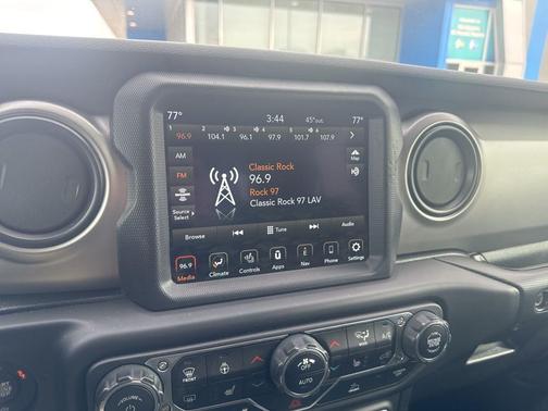 Snazzberry Pearlcoat 2021 Jeep Gladiator 80th Anniversary 4x4