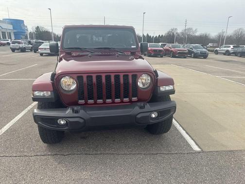 Snazzberry Pearlcoat 2021 Jeep Gladiator 80th Anniversary 4x4