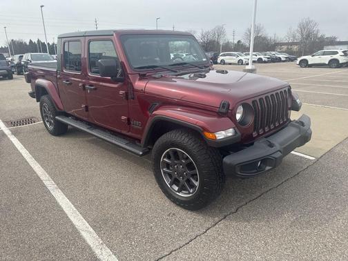 Snazzberry Pearlcoat 2021 Jeep Gladiator 80th Anniversary 4x4
