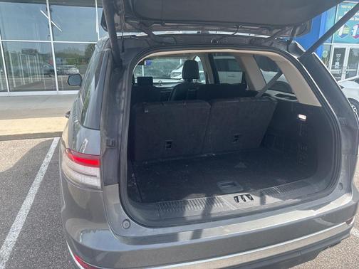 Gray Metallic 2023 Lincoln Aviator Standard AWD