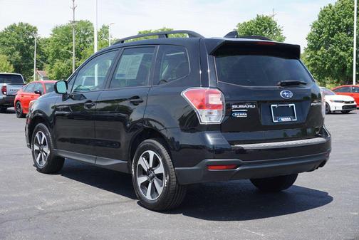 Crystal Black Silica 2018 Subaru Forester 2.5i Premium