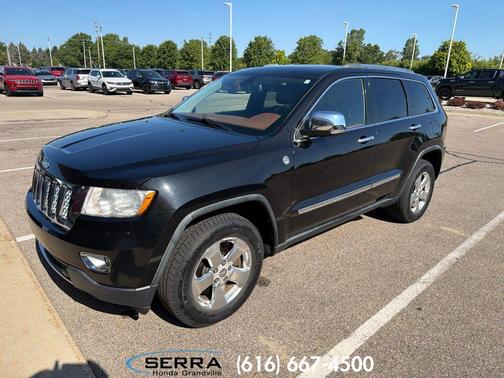 Brilliant Black Crystal Pearlcoat 2011 Jeep Grand Cherokee Overland