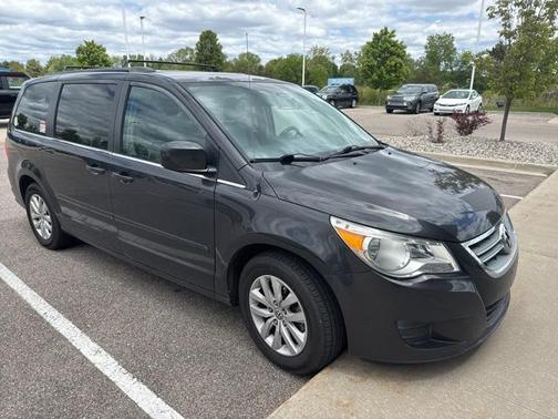 2012 Volkswagen Routan SE