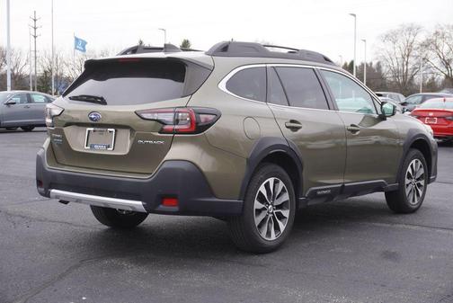 Green Metallic 2023 Subaru Outback Limited