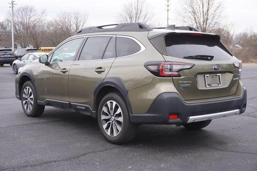 Green Metallic 2023 Subaru Outback Limited