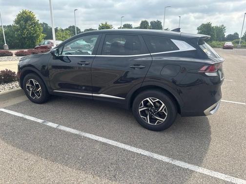 Fusion Black 2023 Kia Sportage LX