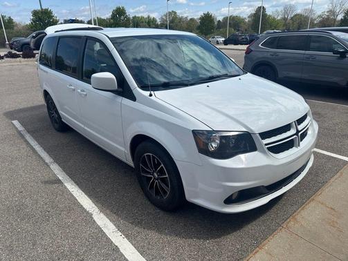 White Knuckle Clearcoat 2019 Dodge Grand Caravan GT