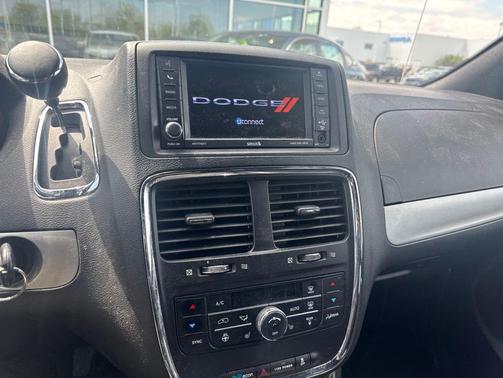 White Knuckle Clearcoat 2019 Dodge Grand Caravan GT