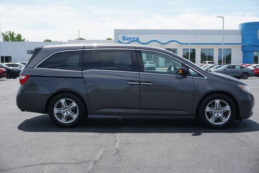 Polished Metal Metallic 2013 Honda Odyssey Touring