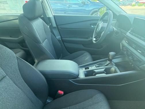 Solar Silver Metallic 2025 Honda Accord SE