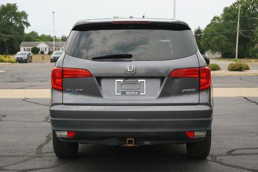 Modern Steel Metallic 2016 Honda Pilot EX-L