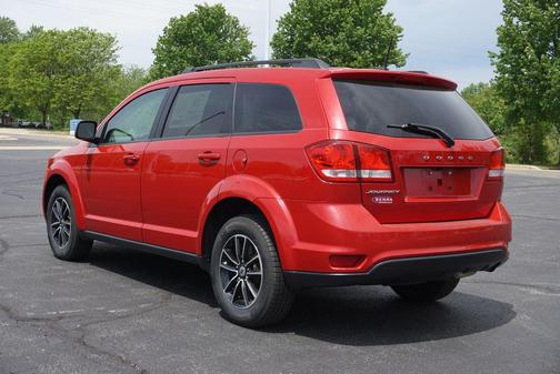 Redline 2 Coat Pearl 2019 Dodge Journey SE
