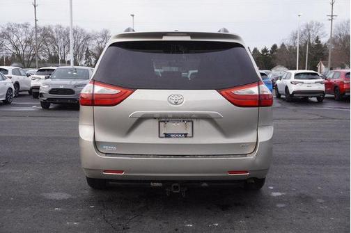 2015 Toyota Sienna XLE