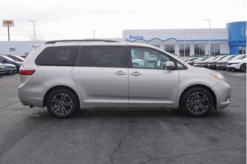 2015 Toyota Sienna XLE