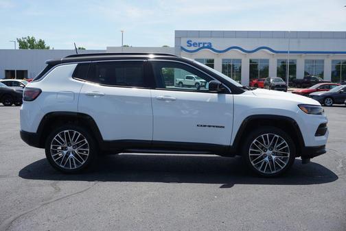 Bright White Clearcoat 2023 Jeep Compass Limited
