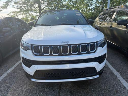 Bright White Clearcoat 2023 Jeep Compass Limited