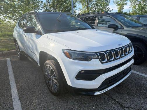 Bright White Clearcoat 2023 Jeep Compass Limited