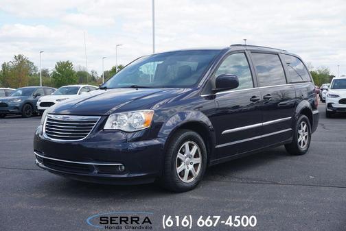 Blackberry Pearlcoat 2011 Chrysler Town & Country Touring