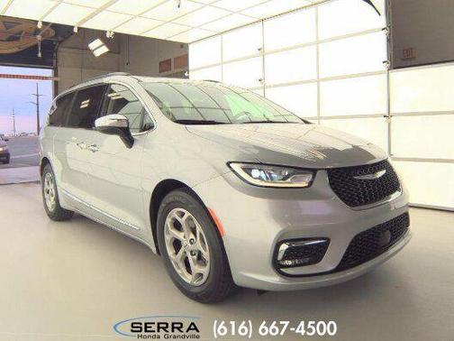 Silver Mist Clearcoat 2023 Chrysler Pacifica Limited