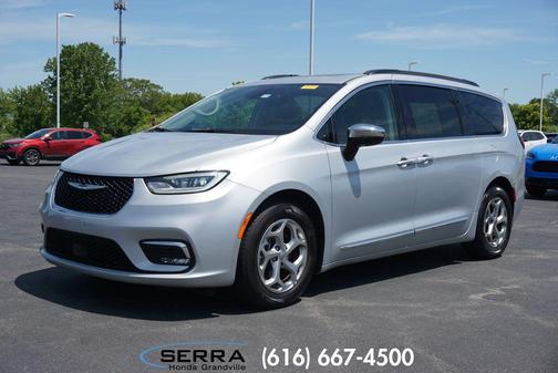 Silver Mist Clearcoat 2023 Chrysler Pacifica Limited