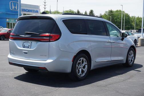 Silver Mist Clearcoat 2023 Chrysler Pacifica Limited