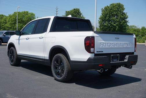 Platinum White Pearl 2026 Honda Ridgeline Black