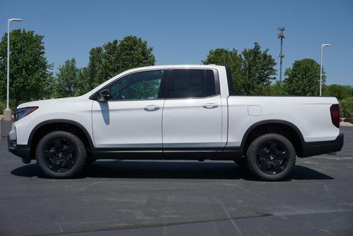 Platinum White Pearl 2026 Honda Ridgeline Black