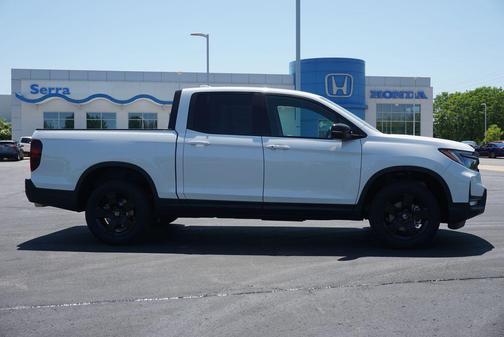 Platinum White Pearl 2026 Honda Ridgeline Black