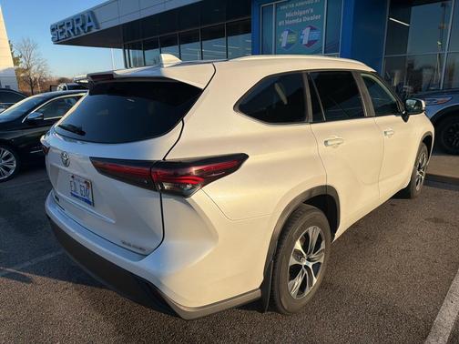 2024 Toyota Highlander XLE