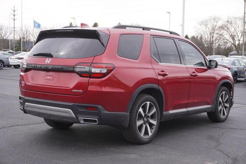 Radiant Red Metallic II 2024 Honda Pilot Touring 8-Passenger